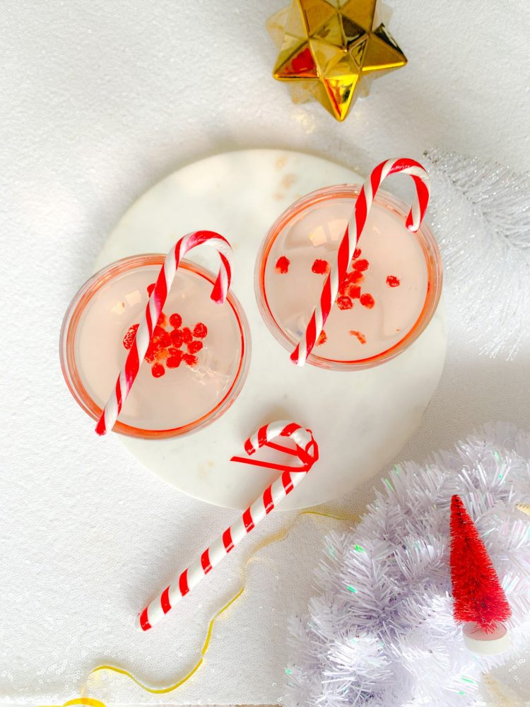 Pomegranata Fizz Christmas Cocktail