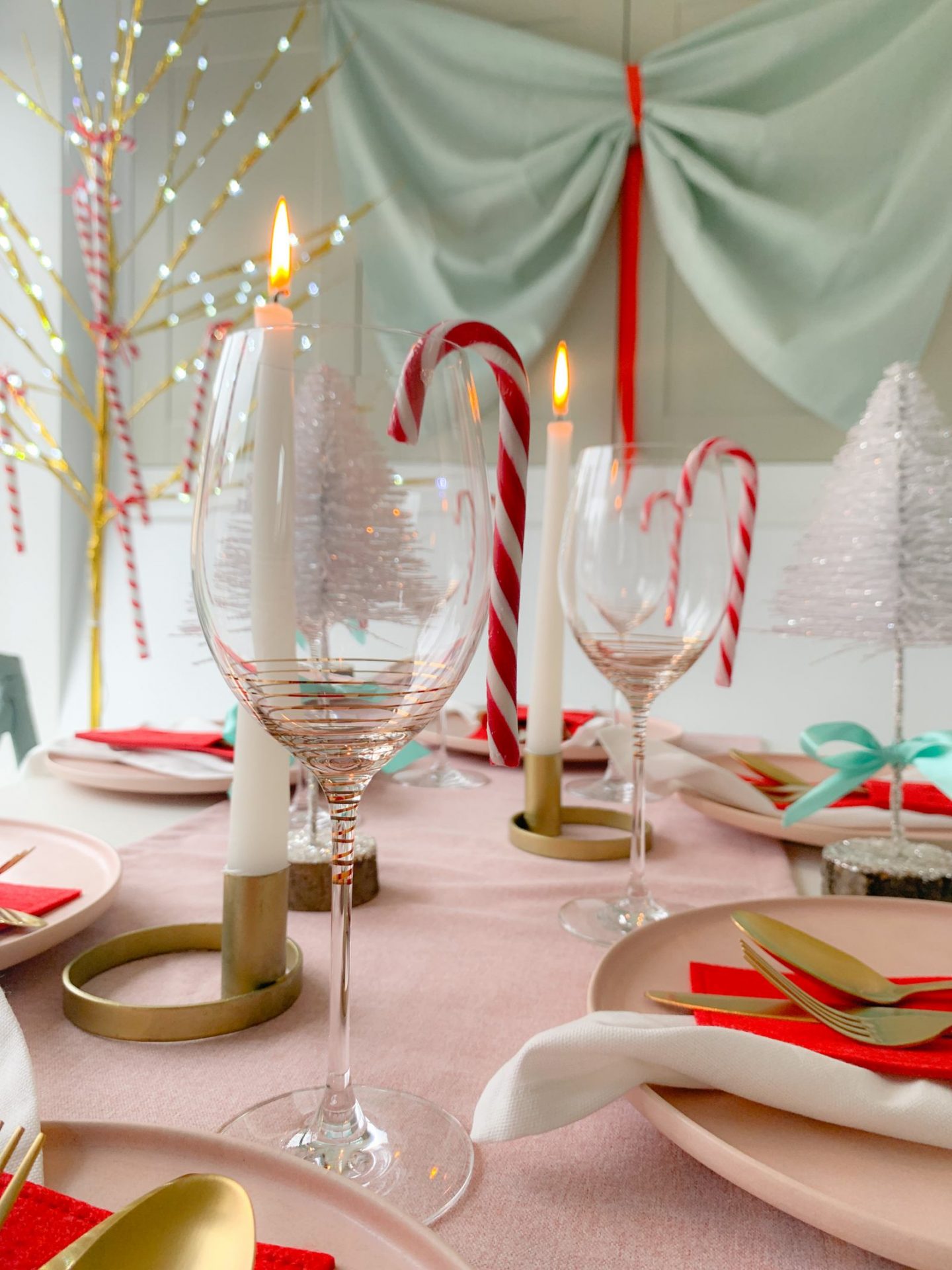Perfectly pastel Christmas table decor