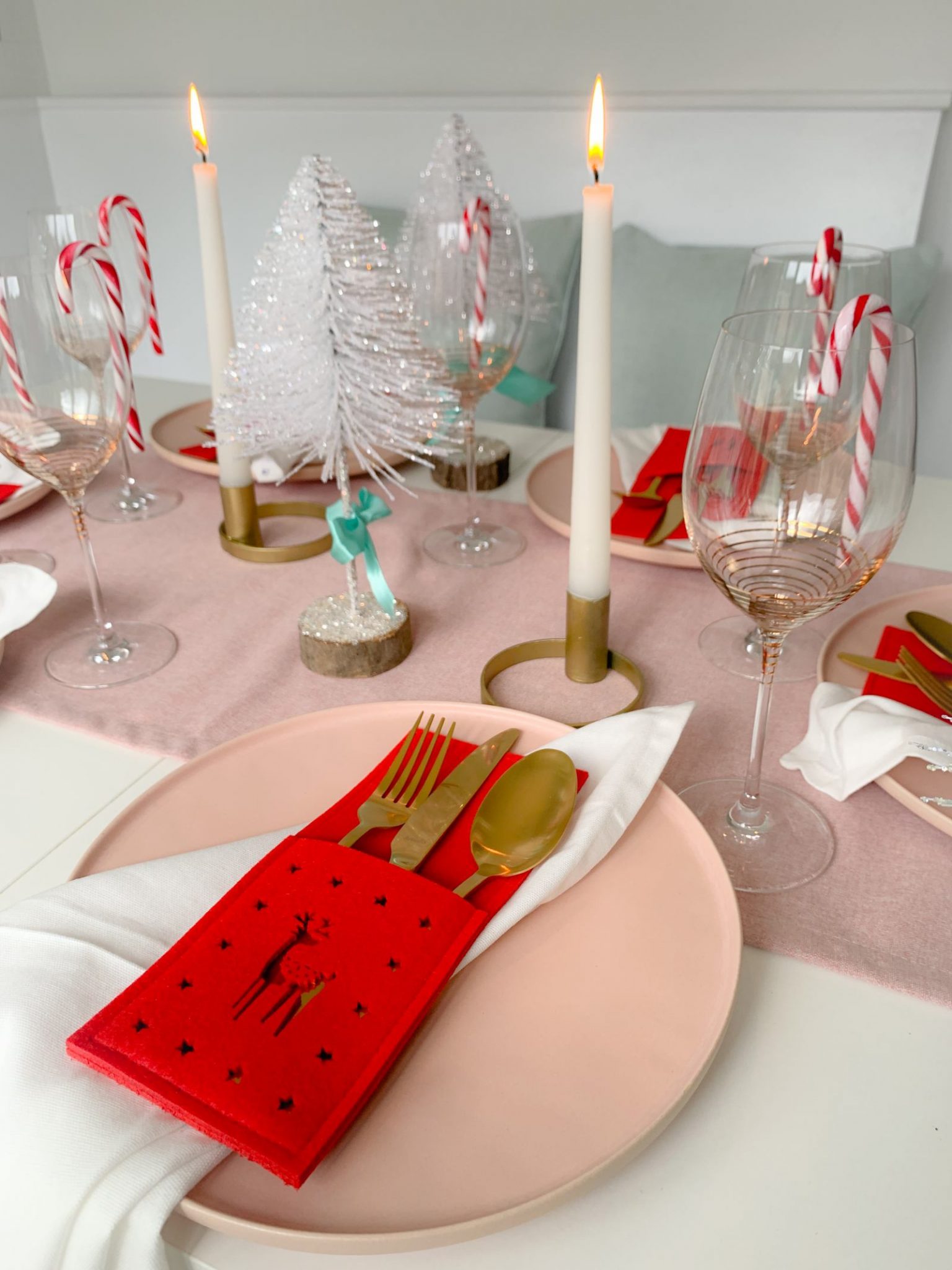 PERFECTLY PASTEL CHRISTMAS TABLE DECOR OH SO KEL